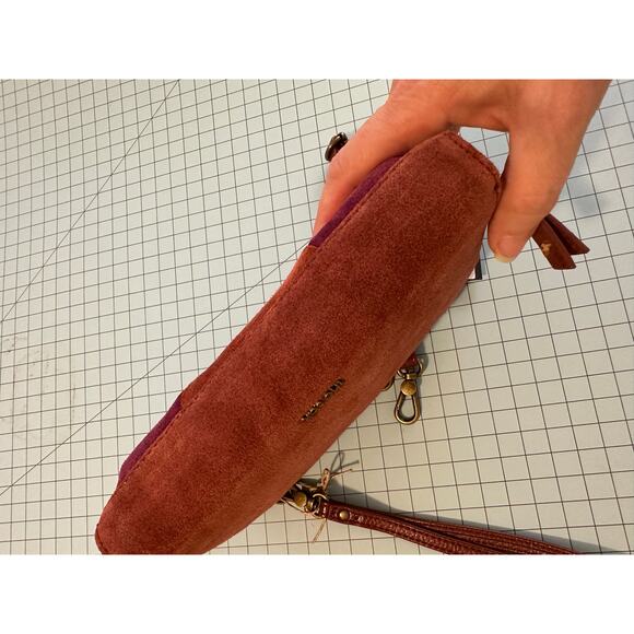 The Sak clutch crossbody wallet/purse in suede with man made materials - Picture 8 of 10